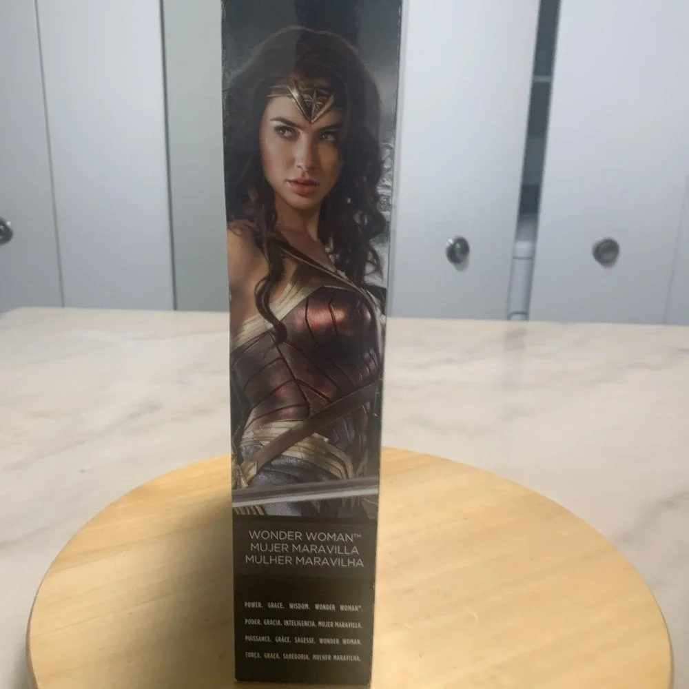 NEW 2016 Wonder Woman 12